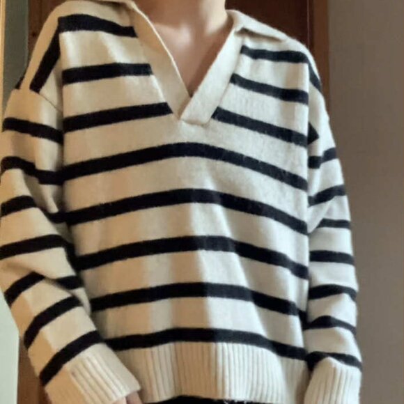 H&M Black and Cream V-neck Sweater | Size S | Made wide - Picture 1 of 2
